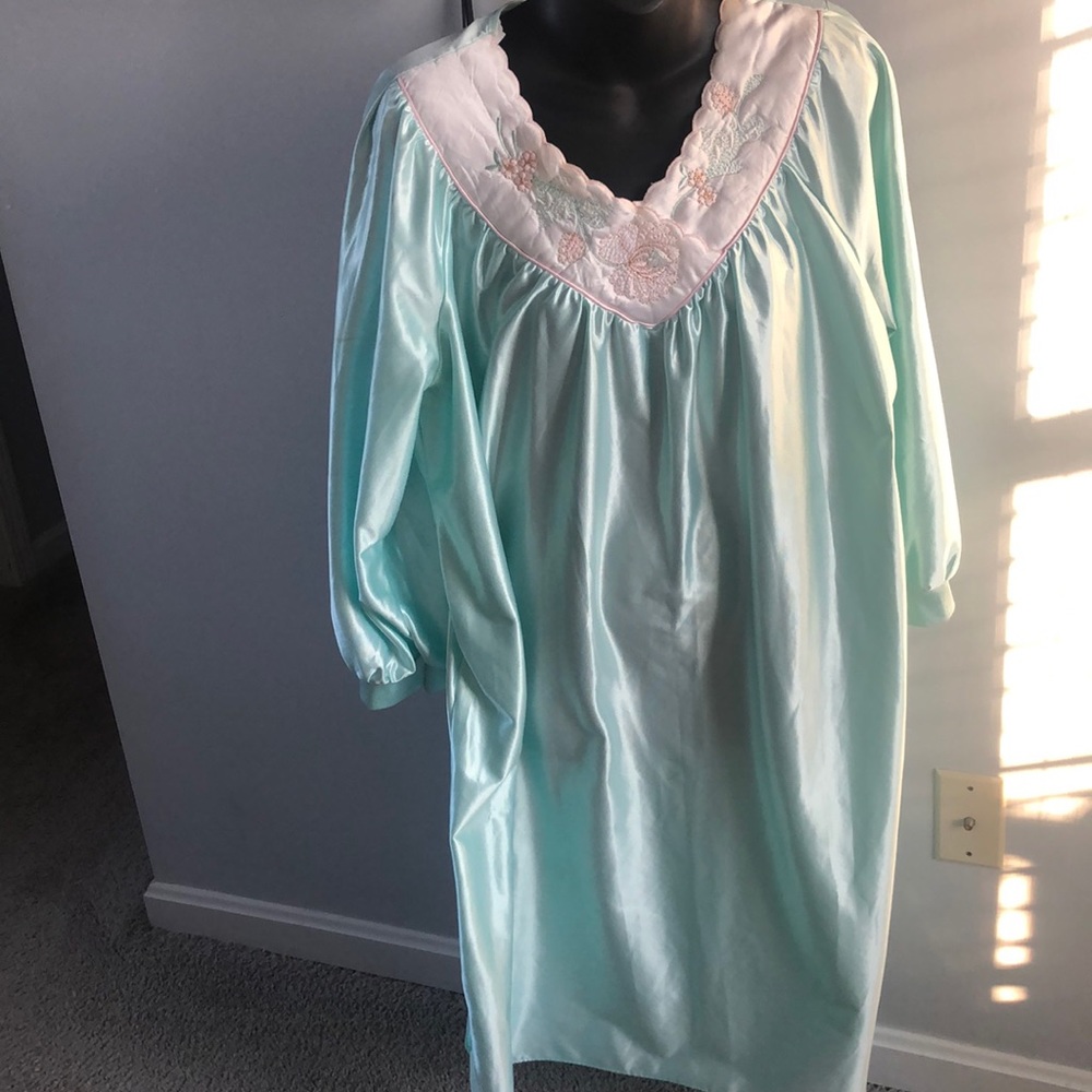 Vintage Cachets nightgown.Size XL
